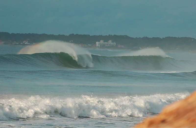 Las mejores playas para surf en Uruguay: dónde practicar y qué destinos elegir